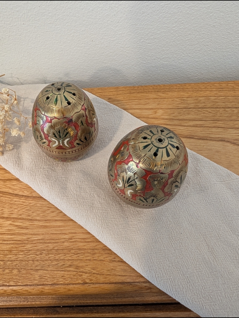 Vintage Brass Egg Salt and Pepper Shakers Red Enamel Cloisonne India - Picture 8 of 13